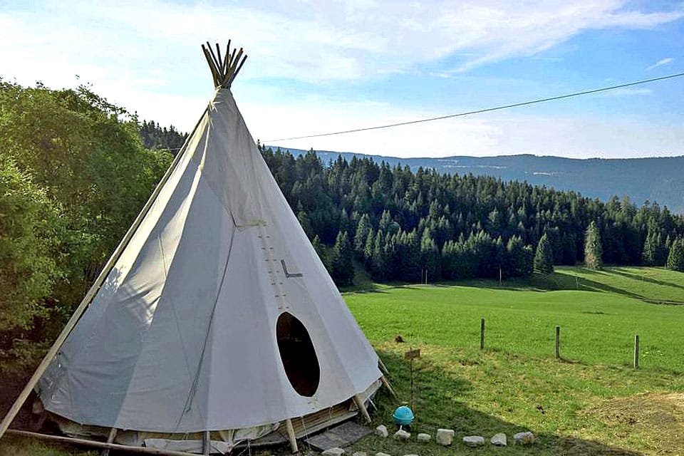 Le tipi romantique au Val-de-Travers (Couvet)